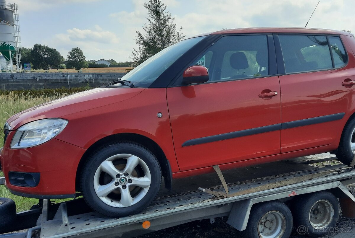 nd ze škoda fabia 2, 1.2.HTP 44kW, červená,bílá, Rosso