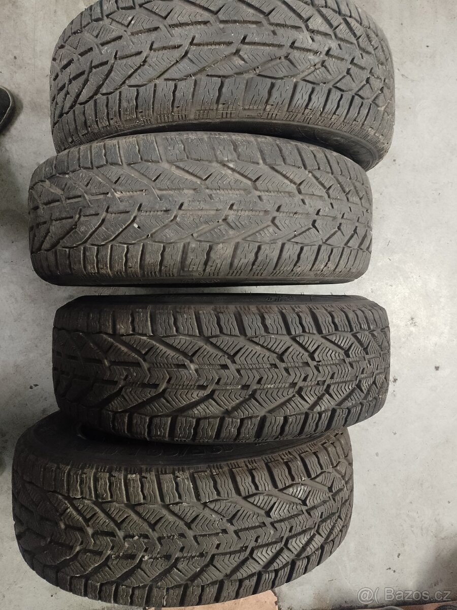 Pneu zimní 195/60 R15