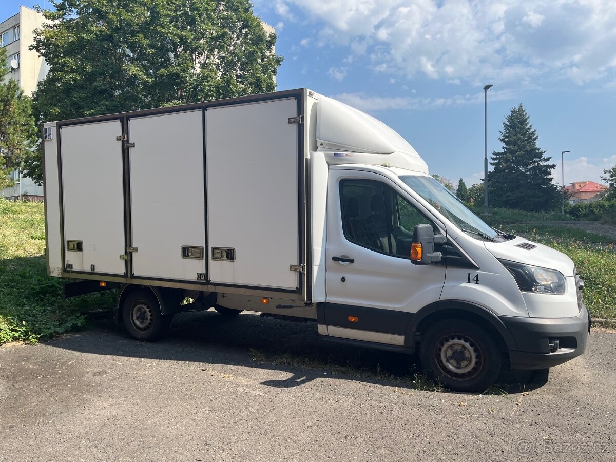 Ford Transit 2,0diesel se skříňovou nástavbou