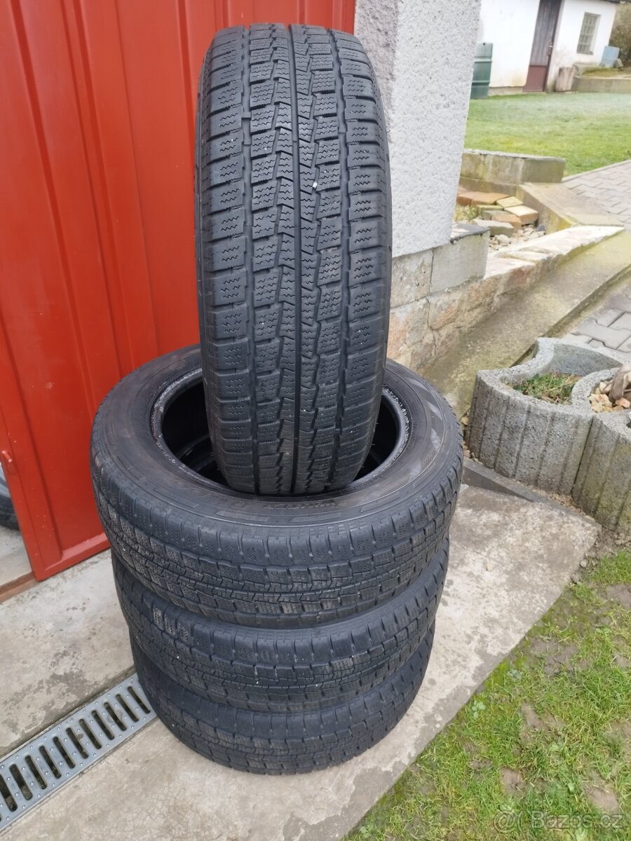 Pneu Hankook 215/60/17C zimní