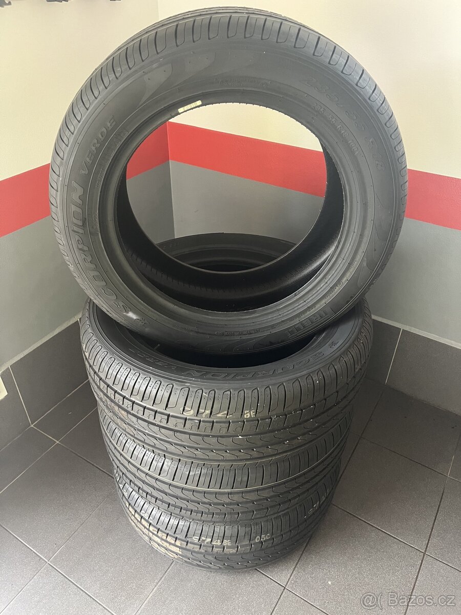 Pirelli SCORPION VERDE 235/55/18