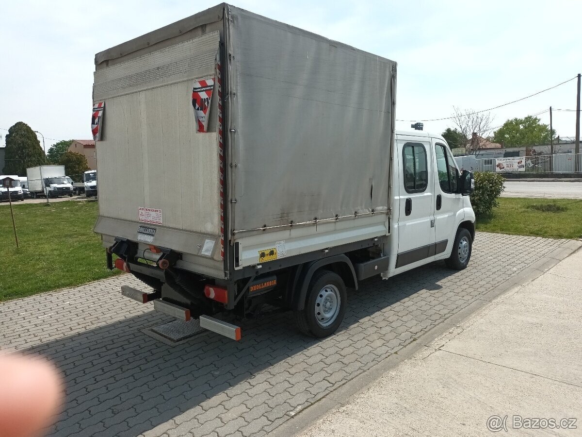 Peugeot Boxer 2,2 HDI Hydraulická plošina DHOLANDIA 2015