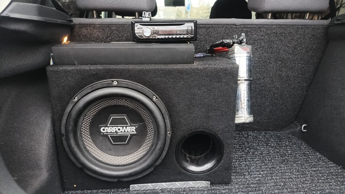 Subwoofer +zesilovač+rádio