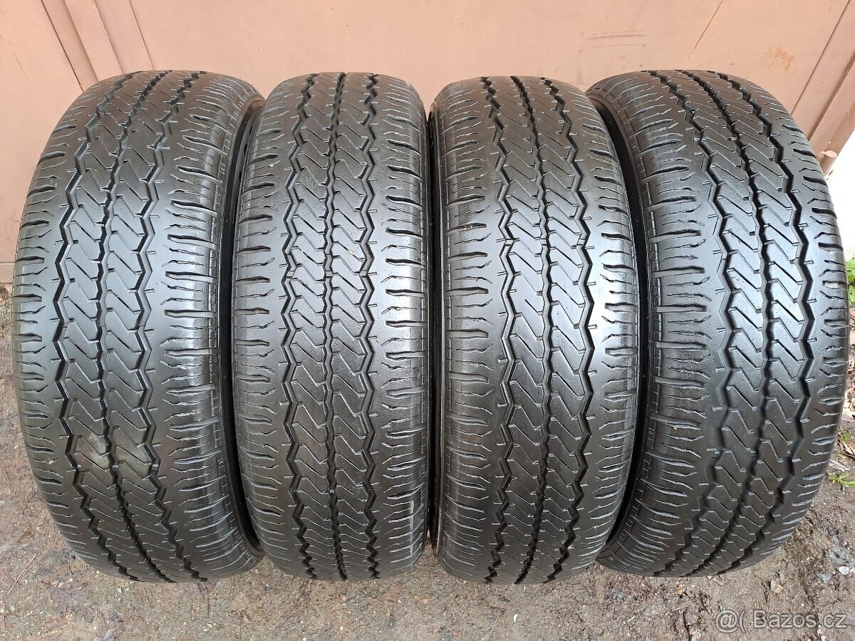 4 Letní dodávkové pneumatiky Hankook Radial RA08 215/70 R16C