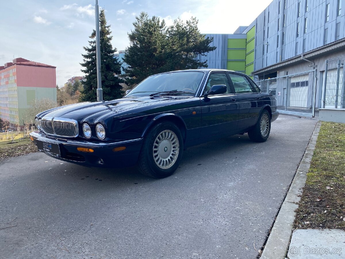 Jaguar XJ