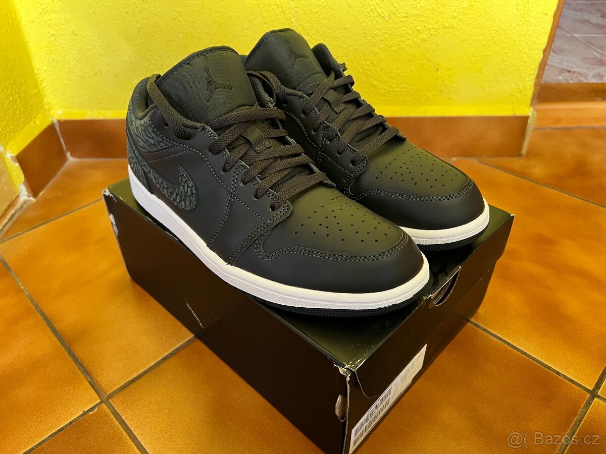 Nike Jordan 1 Low - Black Elephant