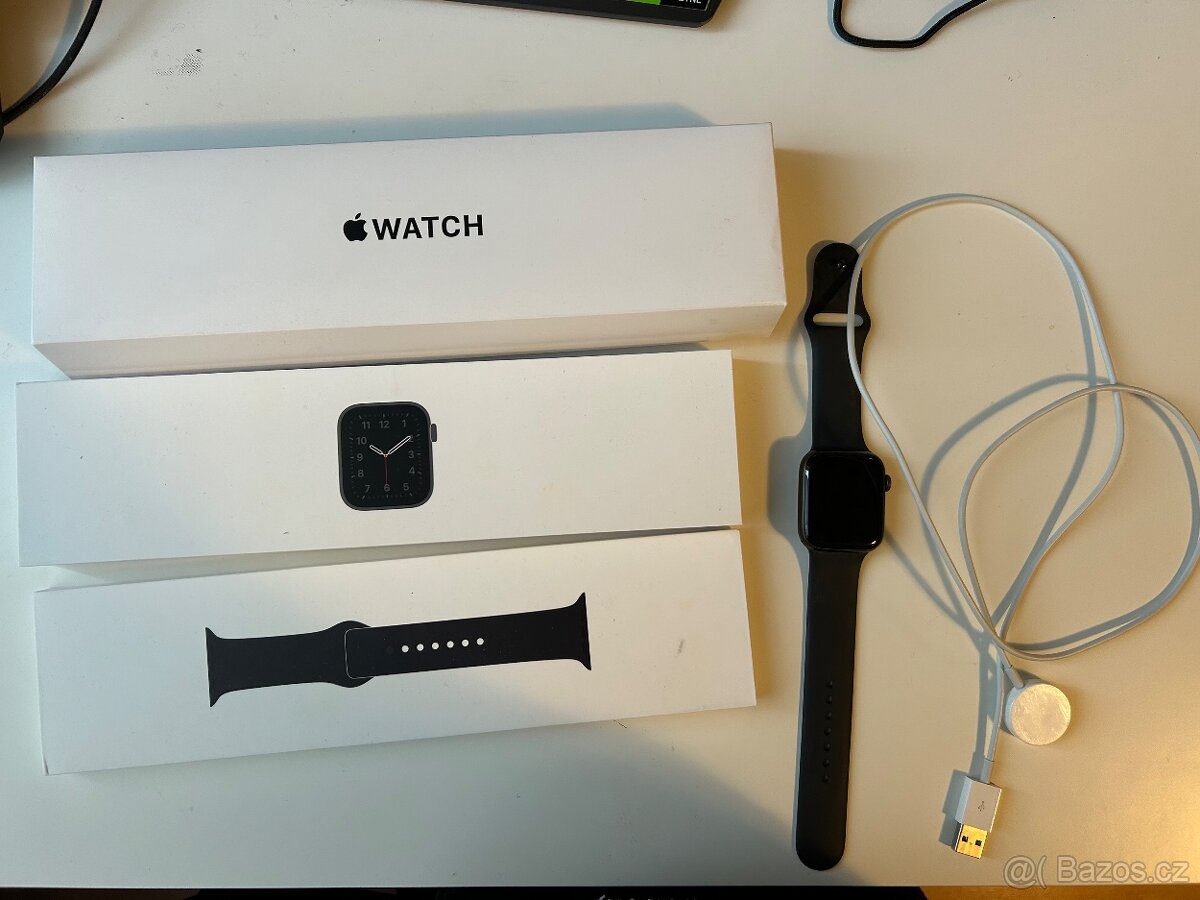 Apple Watch SE GPS Aluminum 44mm 1st GEN