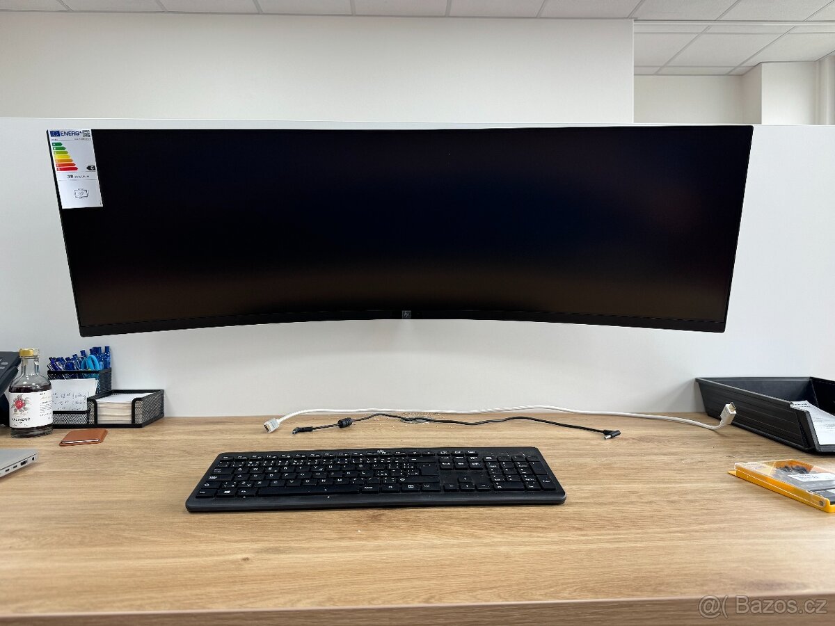 44.5" HP E45c G5 - super velký monitor