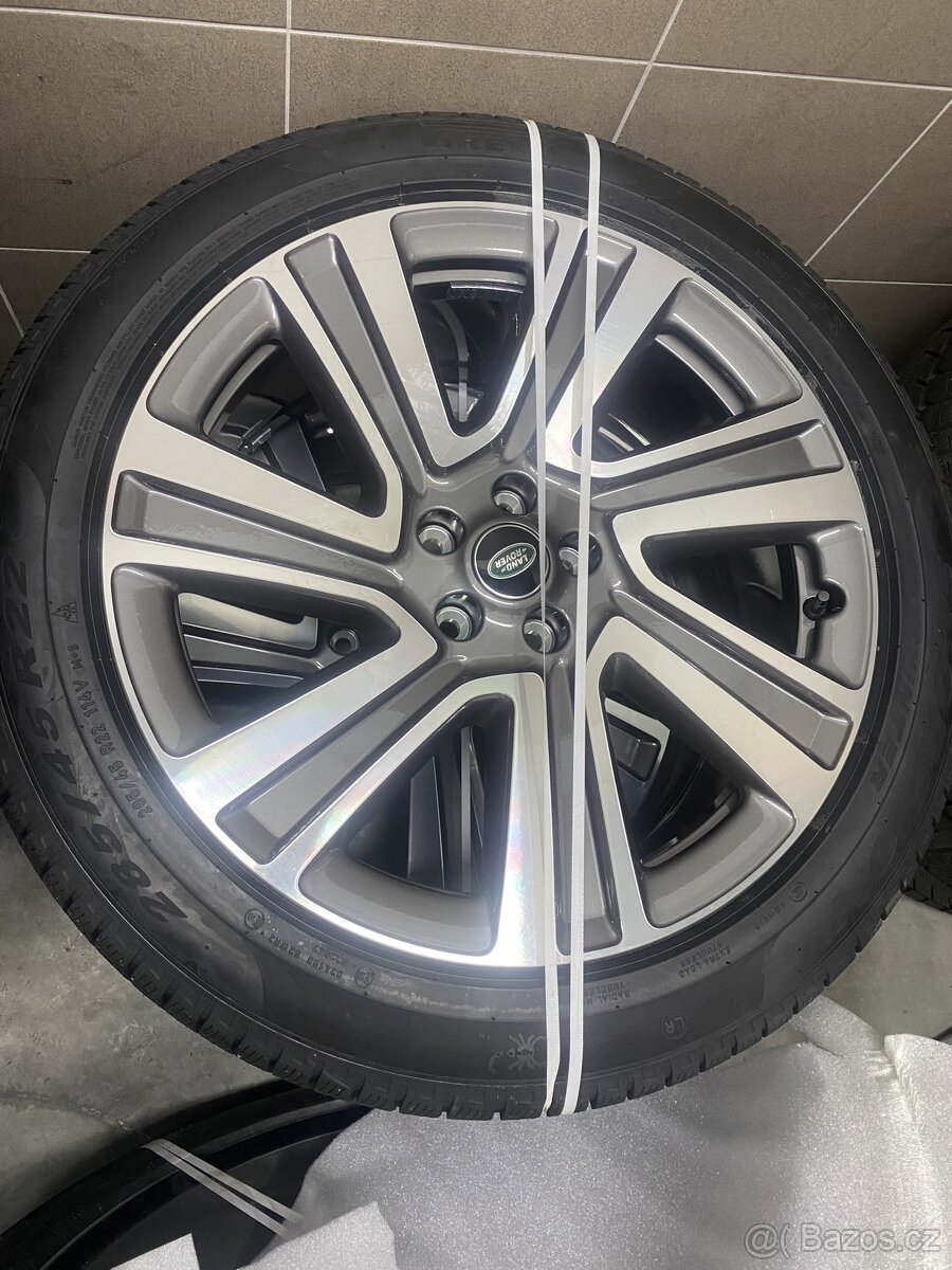 285/45 R22 XL