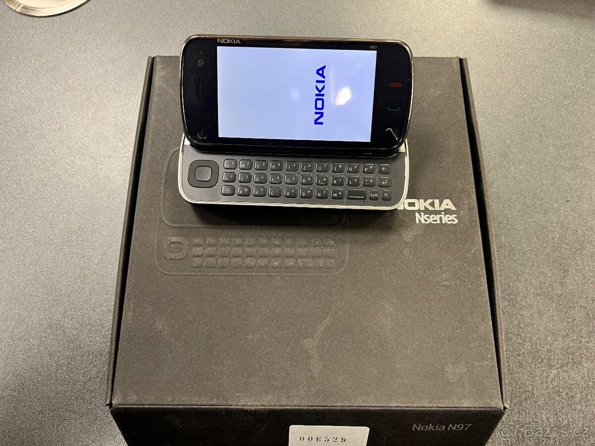 Nokia N97 CZ distribuce, krabice