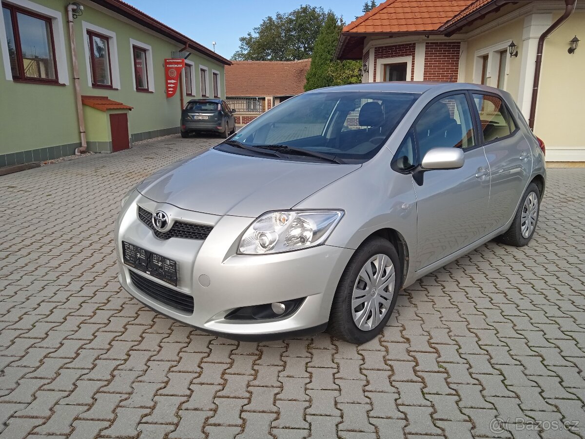 Toyota Auris 1,4/77 kW