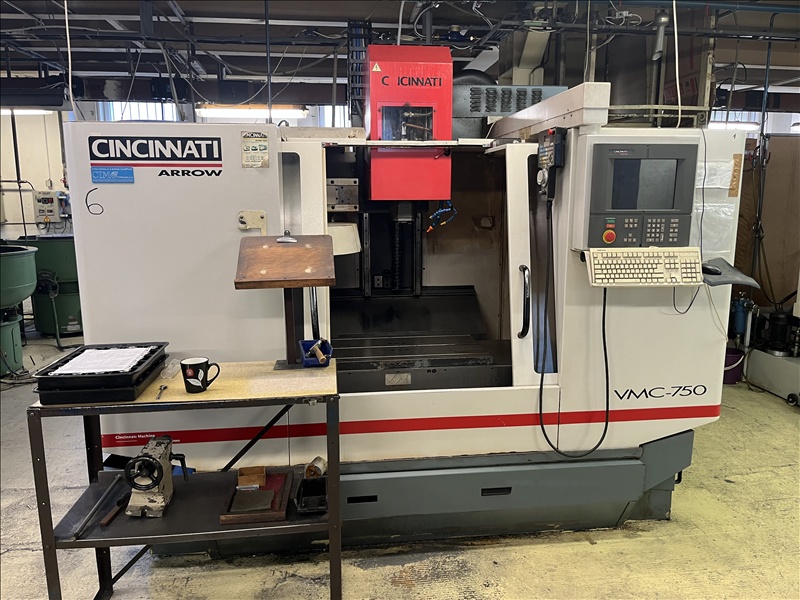 CNC obráběcí centrum Cincinnati ARROW WMC-750