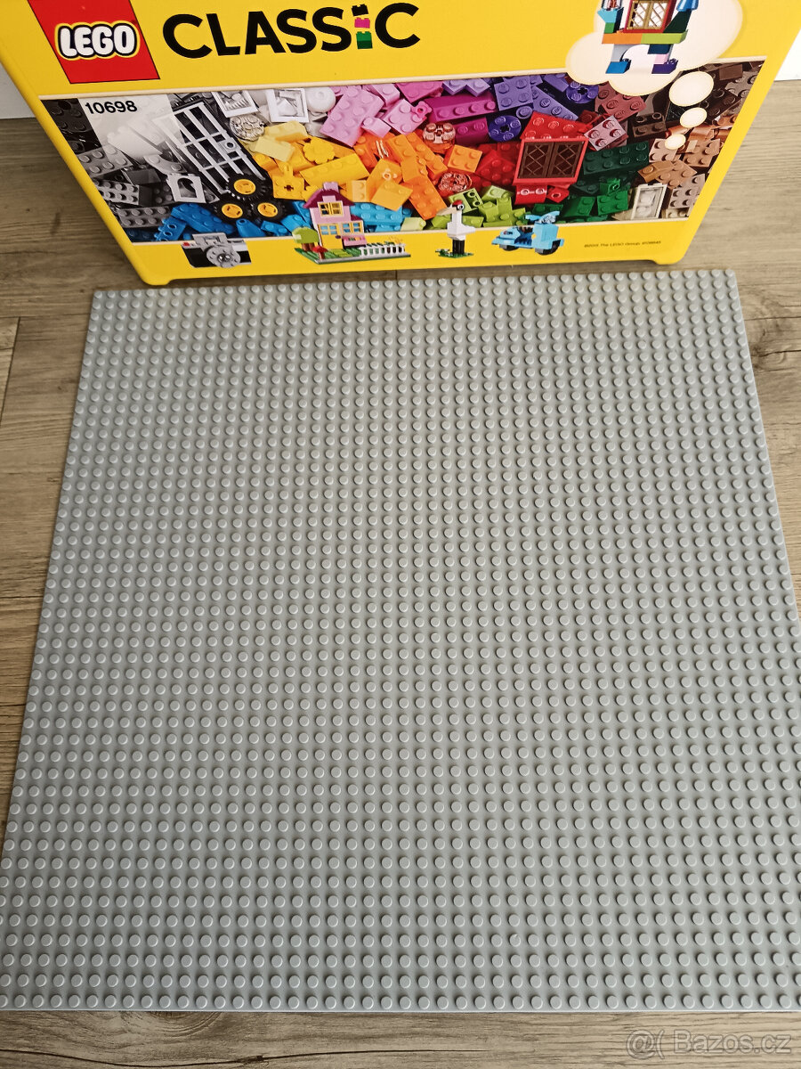 REZERVACE LEGO® Classic 11024 Šedá podložka na stavění