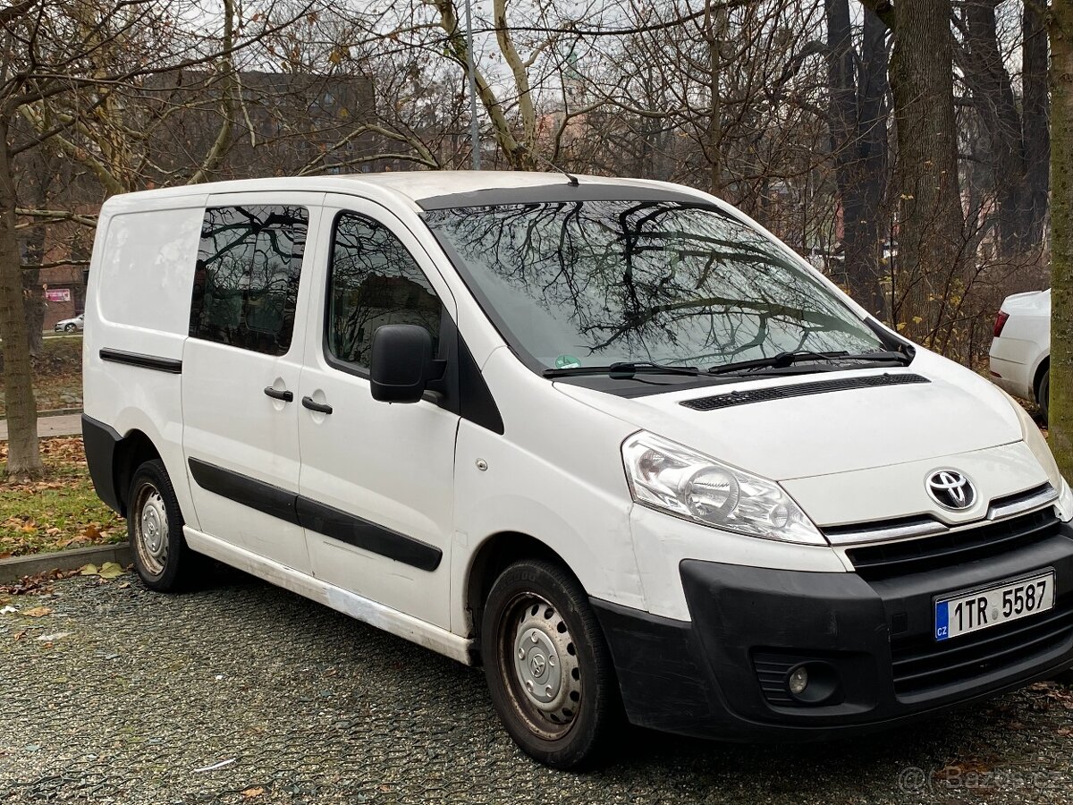 TOYOTA PRO ACE. 6 míst.