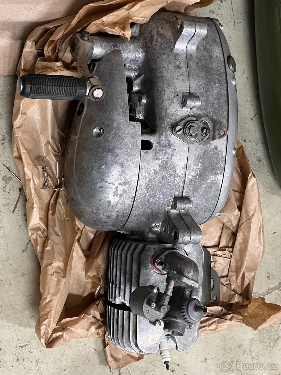 Motor Jawa 50 typ 05 1964 vzacny typ se stitkem