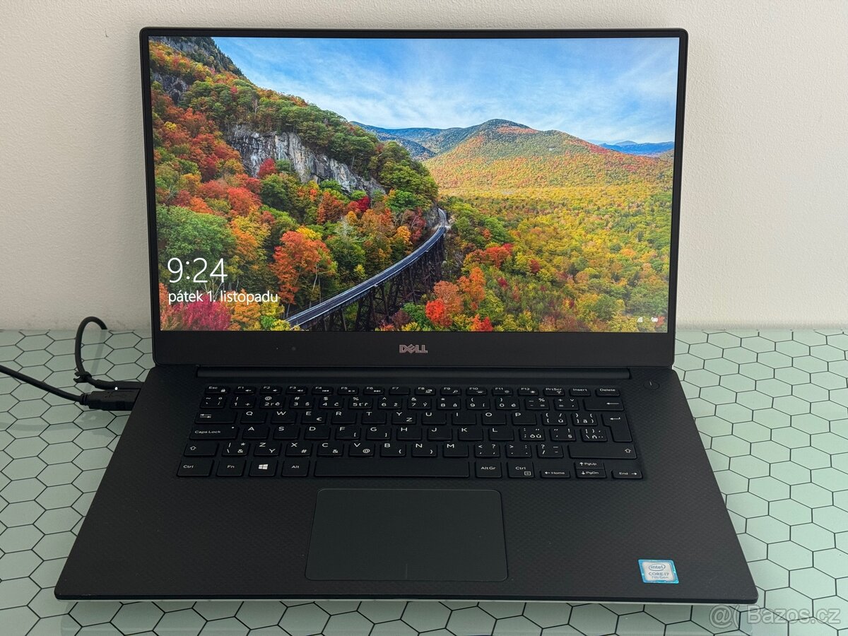 Dell Precision 5520 (15,6”, 16GB, i7, quadro 4GB) TOP STAV