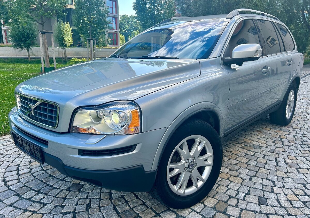 VOLVO XC90 2.4D5 136KW 4x4 7MÍST-INSCRIPTION-KUŽE-Bi XEN-PDC