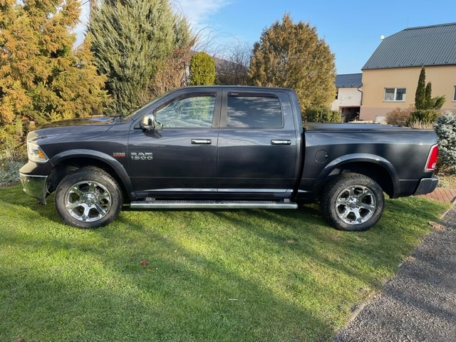 DODGE RAM 1500 5,7 HEMI V8