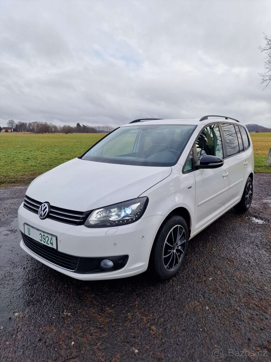 VW Touran 2.0TDI xonon/alu/navi Top výbava