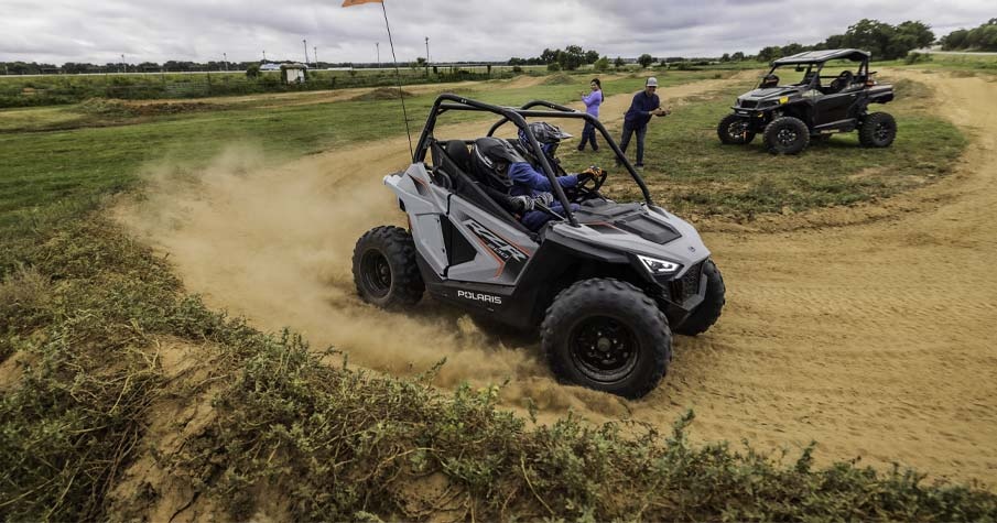 koupím čtyřkolku pro děti buginu polaris rzr 200 nebo ranger