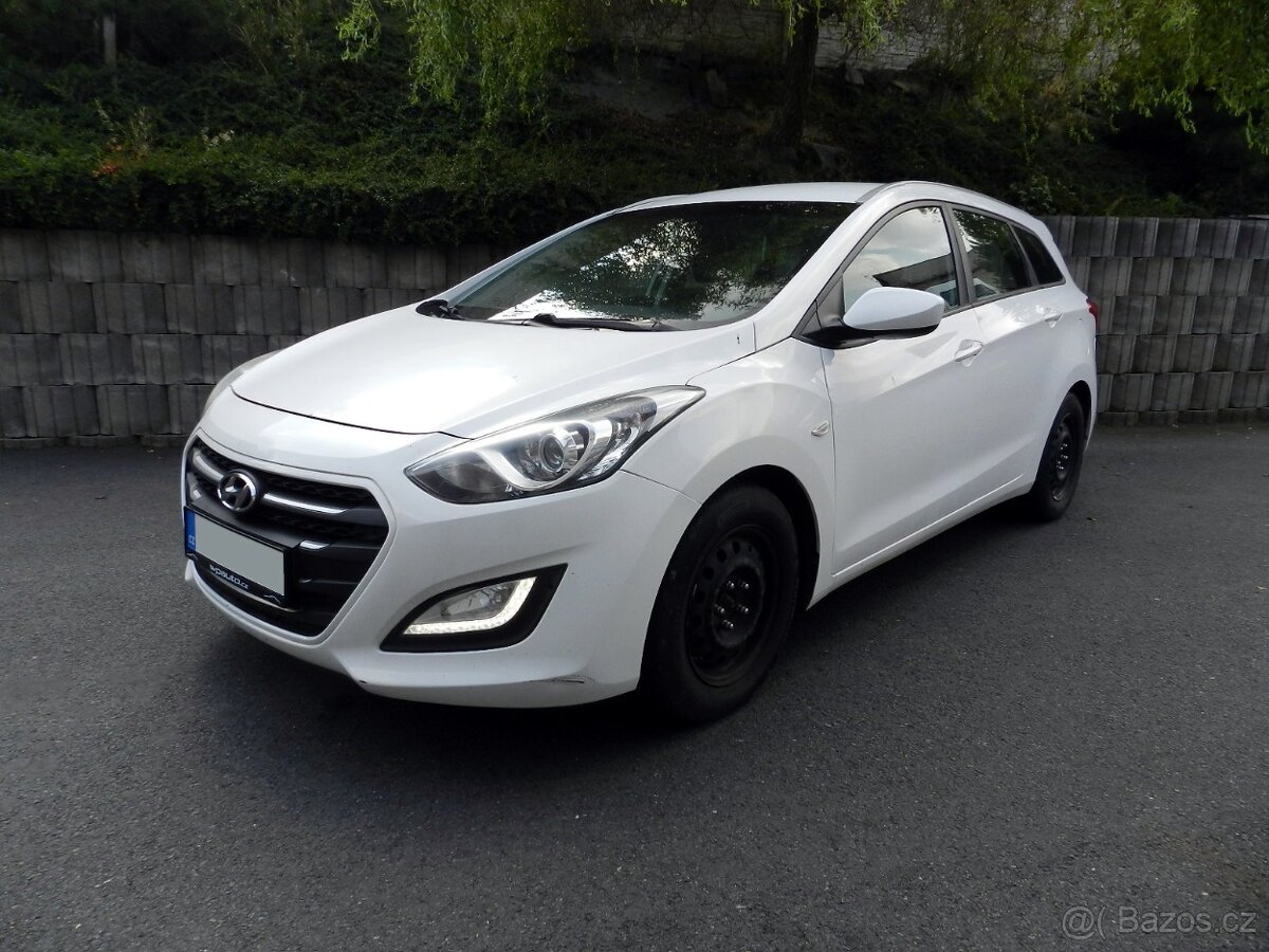 Hyundai i30 WG 1.6 CRDi 81 kW NOVÁ STK r.v. 11/2016 DPH