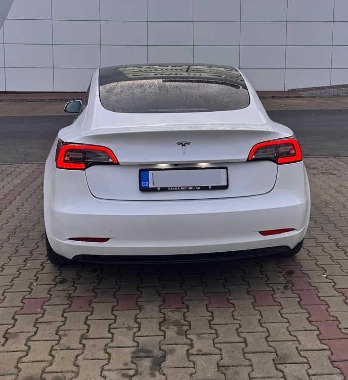 Tesla Model 3 ,2022,Standart Range, pohon zadních kol