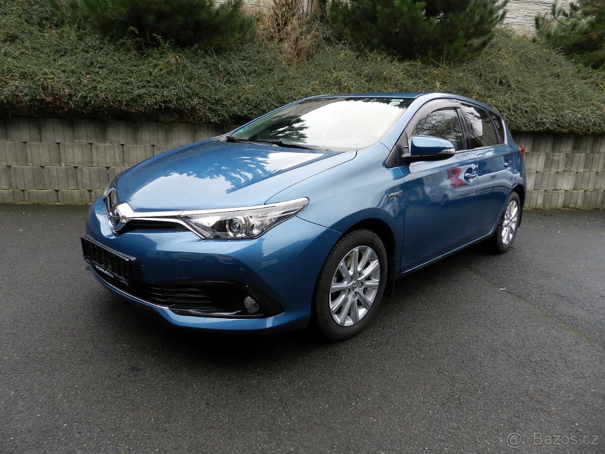 Toyota Auris 1.8 HYBRID 73 kW SERVISKA r.v. 2016