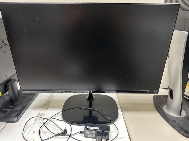 Monitor LG 23MP67VQ-P