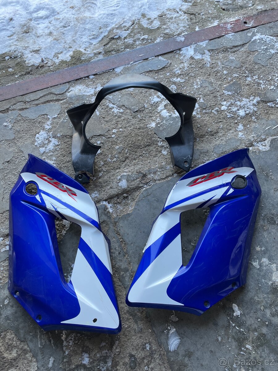 Honda cbr 125r plasty