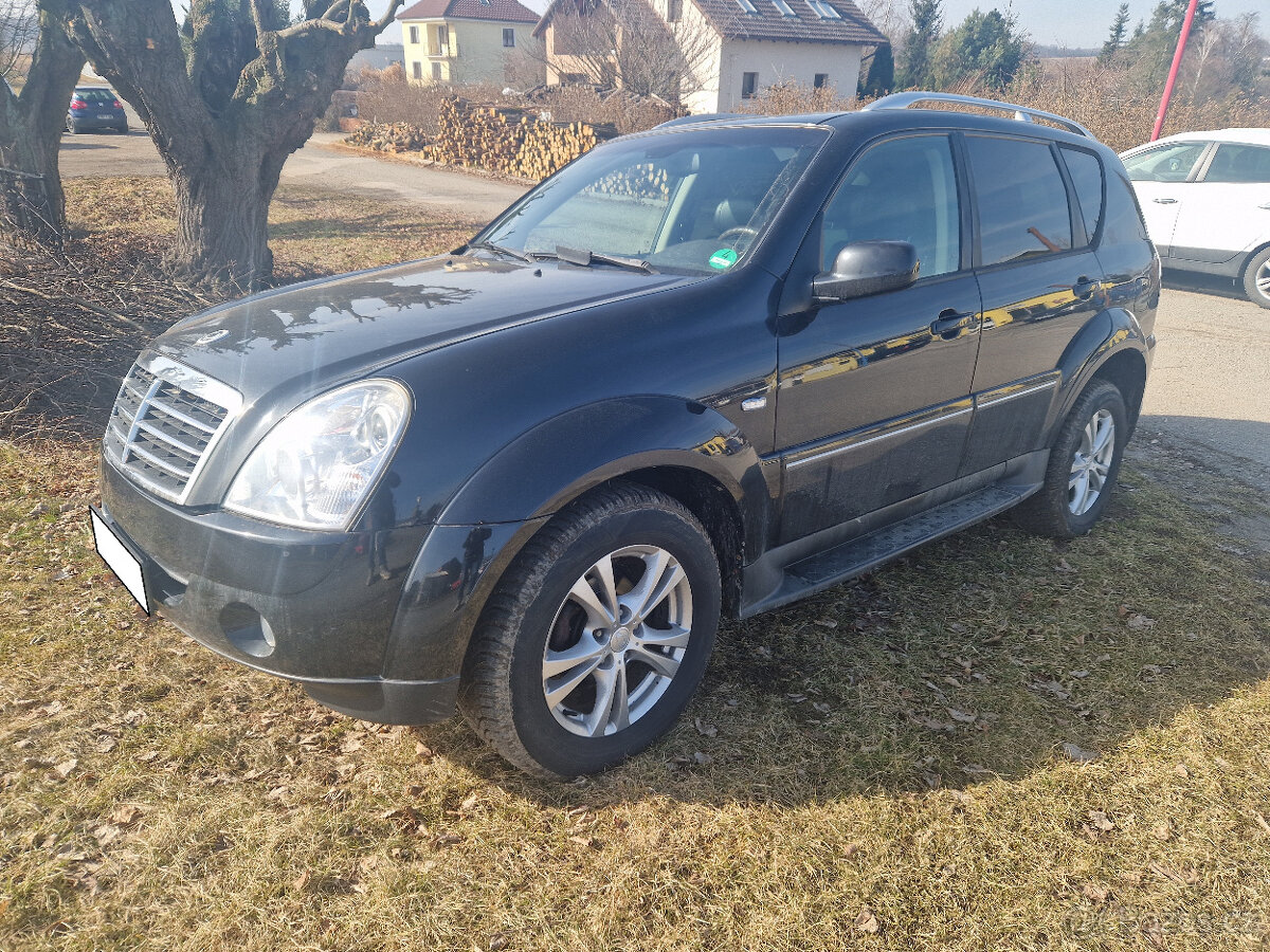 SsangYong Rexton 2.7 XDi 132 kW 12/2012 závěs 3,2 tuny