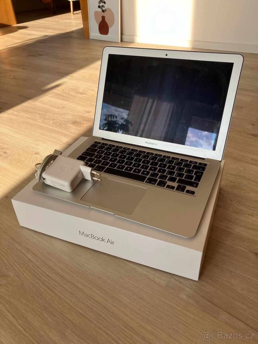 Macbook Air (13-inch, 2017) 128 GB