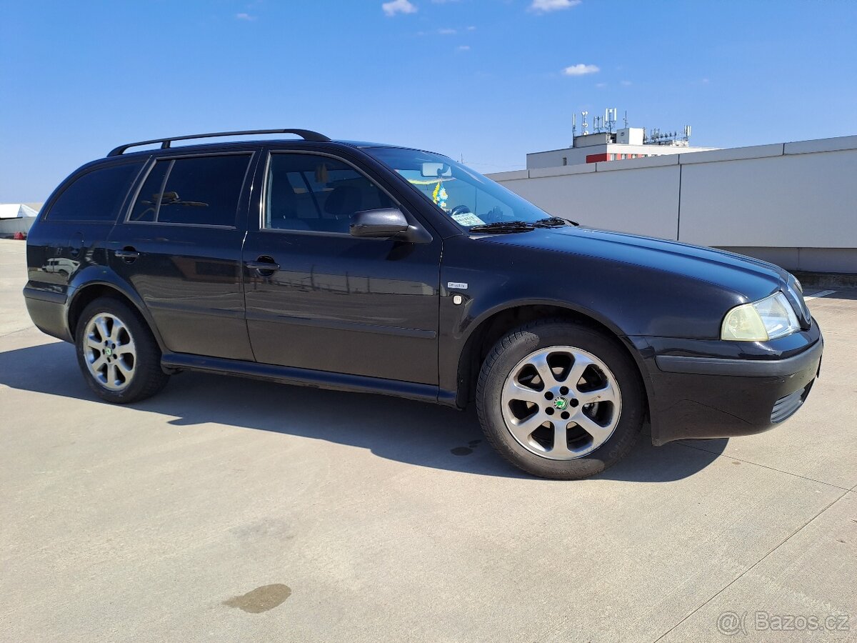 Škoda Octavia Combi 1.6 MPI, 75kw Černá