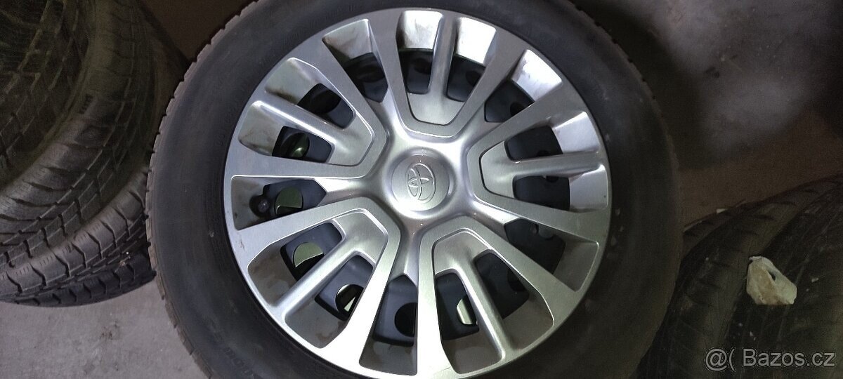 17" zimni sada Toyota CHR 215/60 R17 5x114,3 TMPS