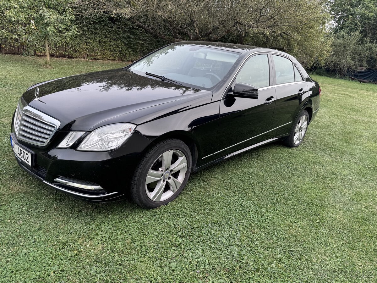 Mercedes-Benz E350 CGI (2012) Atmosférický V6, 225kW(306HP)