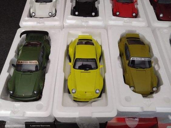 1:18 Porsche rwb Gt spirit.