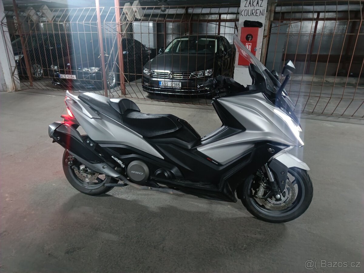 Kymco AK 550