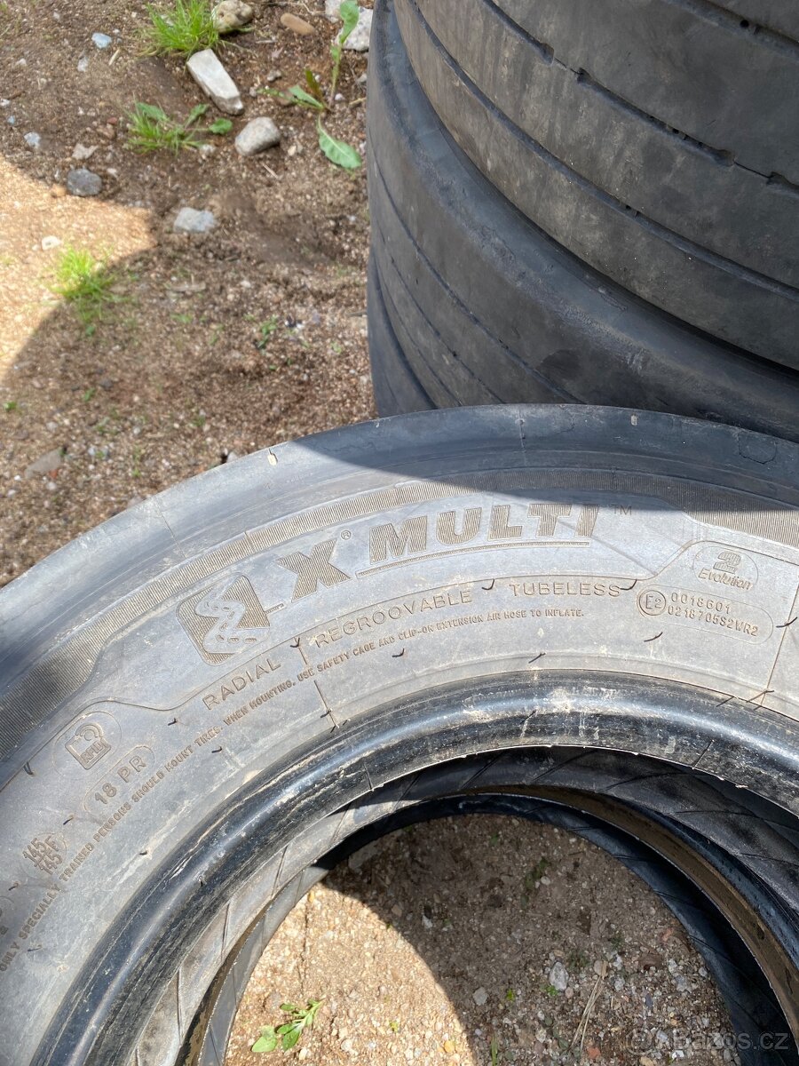 12ks Michelin Xmulti 235/75 r17,5