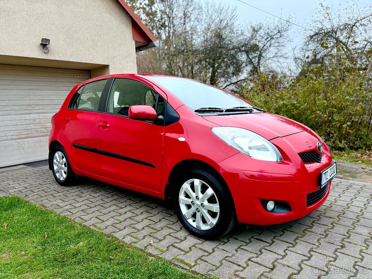 Toyota Yaris 1.0i 51kW, ČR původ, 11/2010, 1.majitel