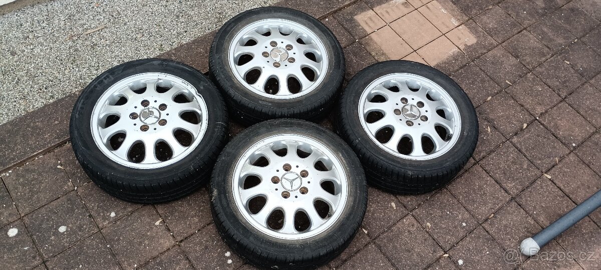 Prodám 4 kola 195/55 R15 včetně alu disků Mercedes