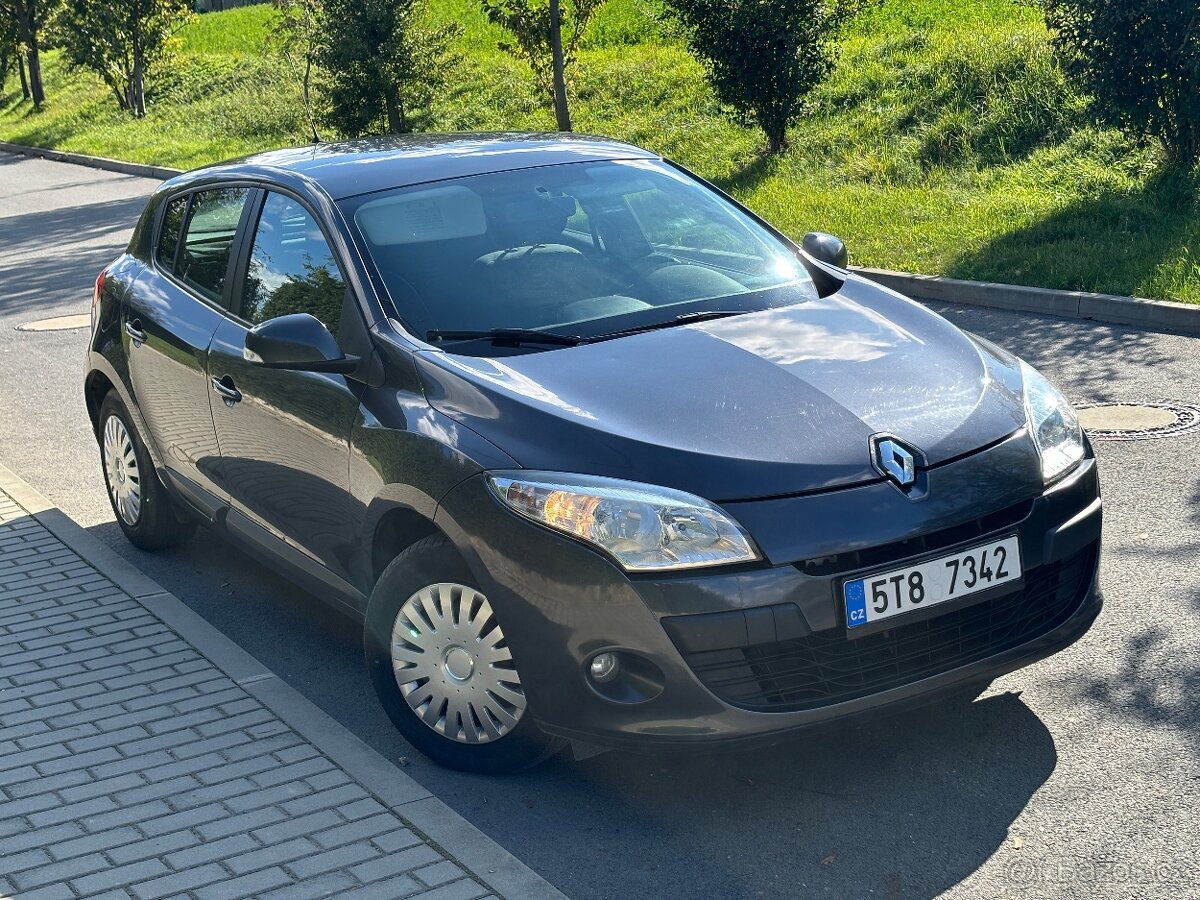 Renault Megane 1.6 benzín - rok 2009