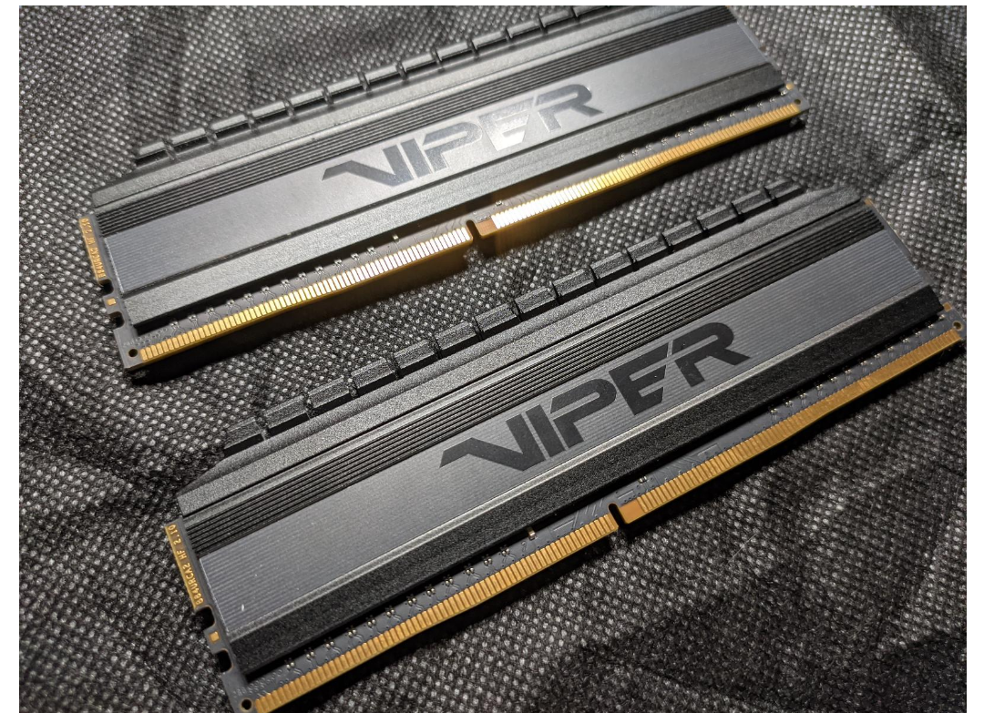 Paměti RAM Patriot Viper 4 Blackout DDR4 16GB 3200MHz PVB416