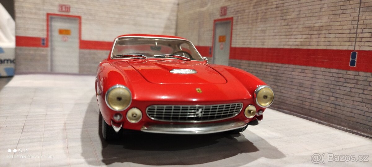 Ferrari 250 GT Berlinetta Lusso 1:18 Hotwheels