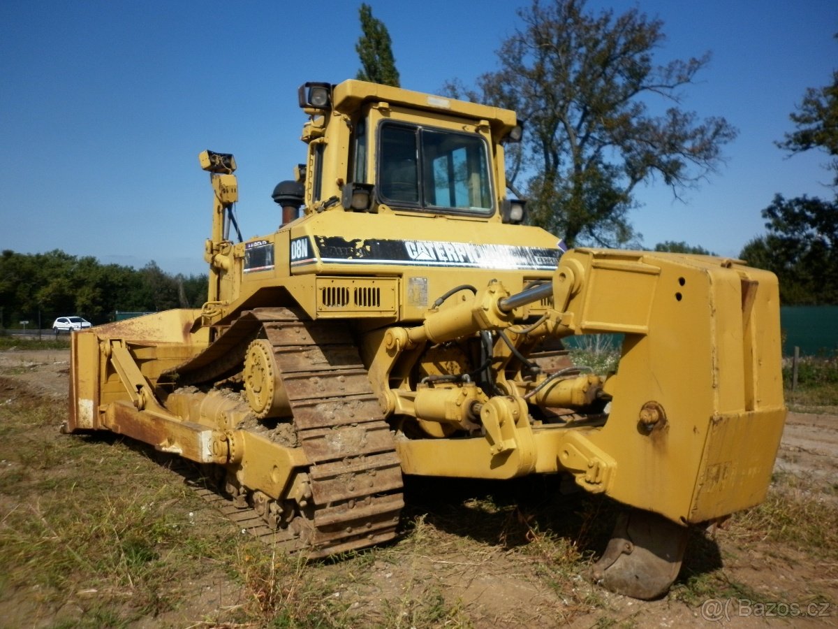 Caterpillar CAT D8N XL - pásový dozer