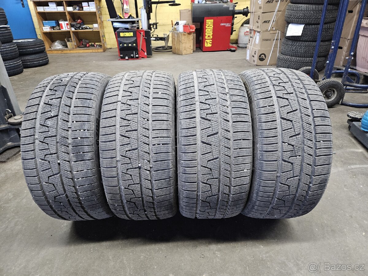 Zimní pneu Aplus 255/35 R19 96V