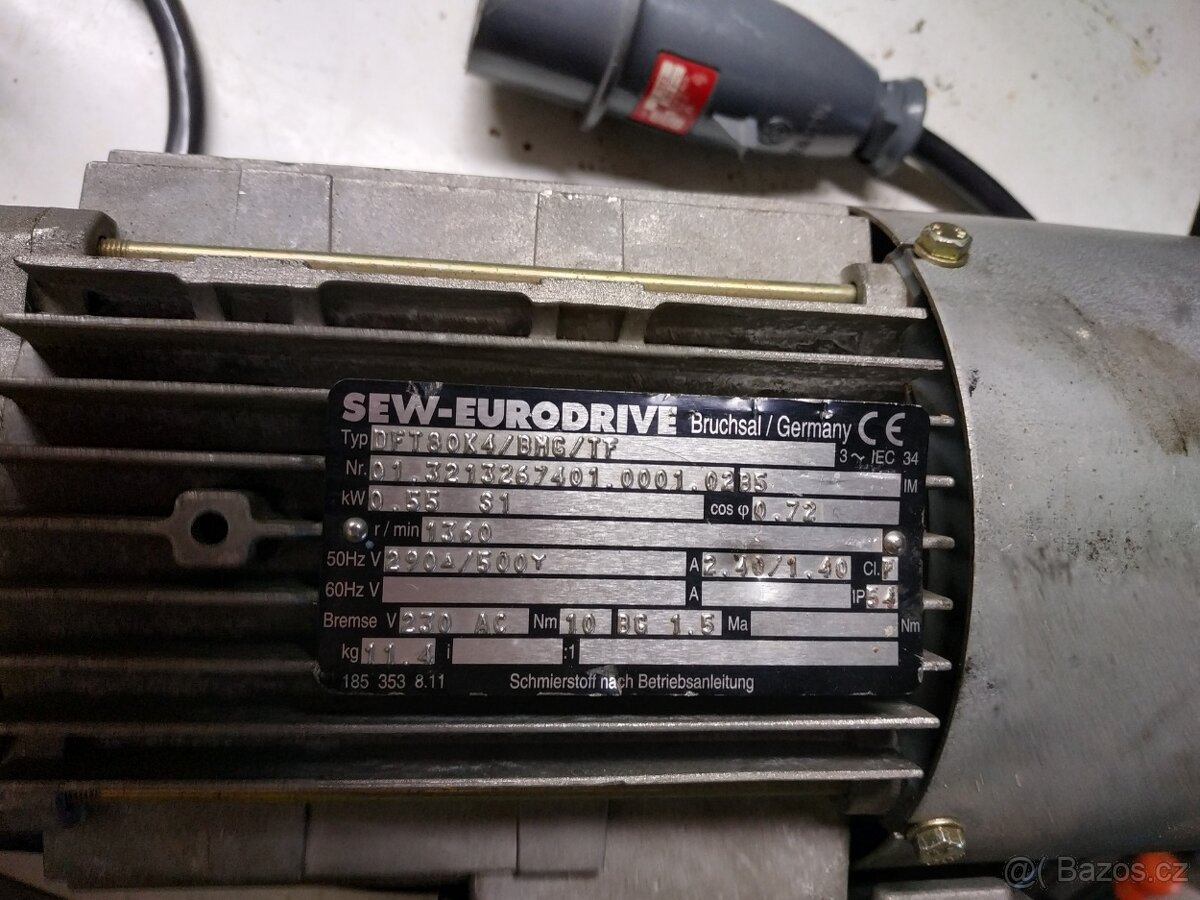 elektro motor s převodovkou