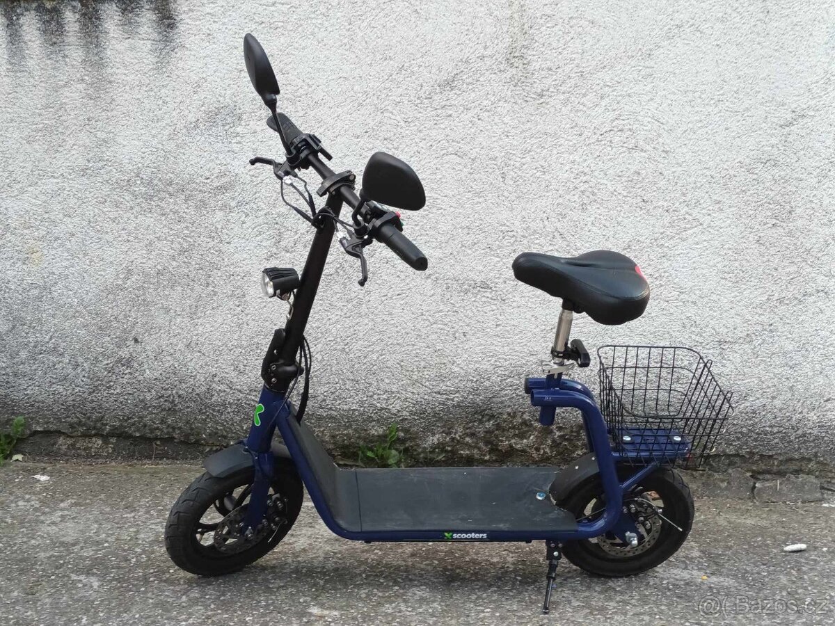 Elektrokoloběžka Xscooters XS01