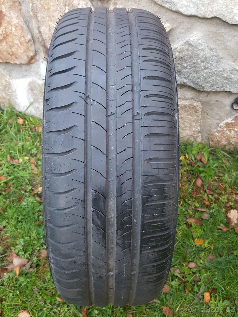 KOUPÍM 1 kus letní pneu Michelin 205/60 R16 96H