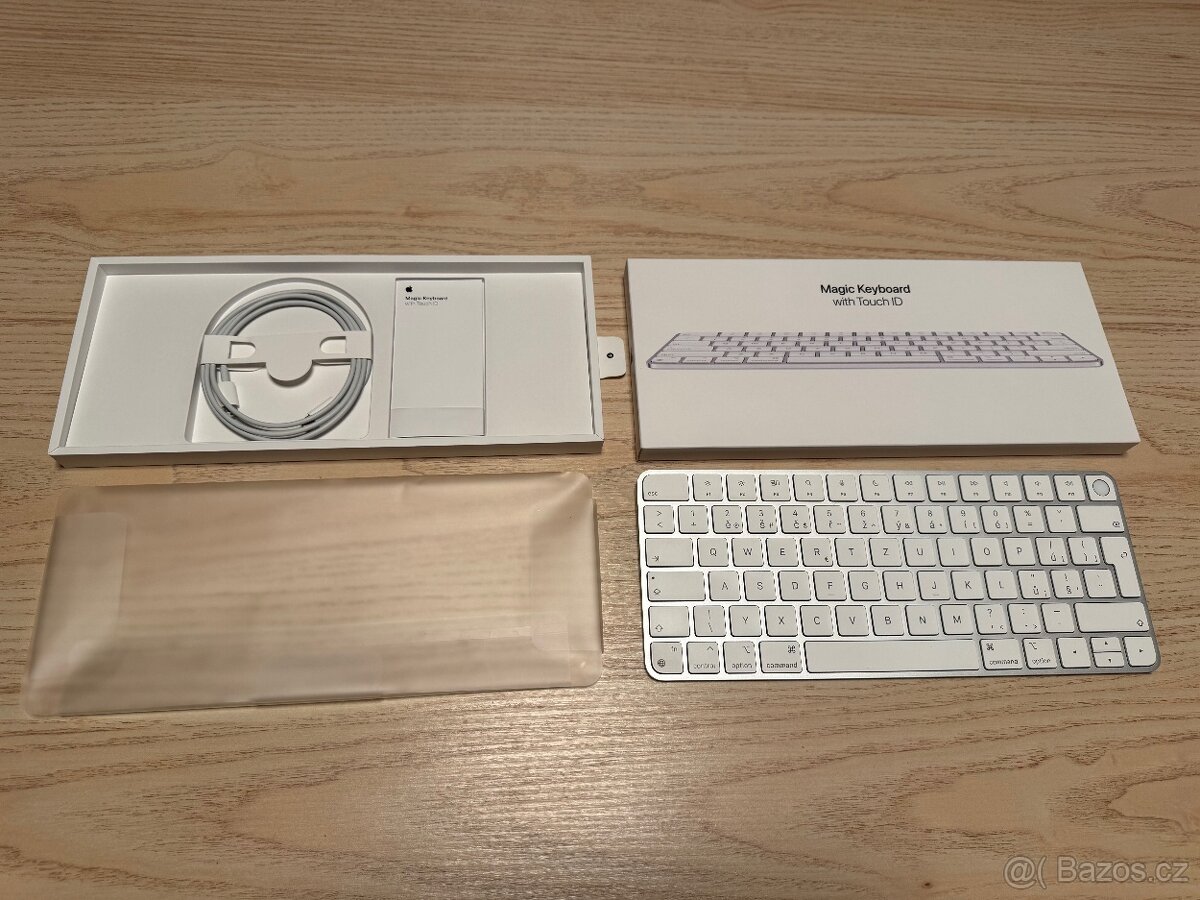 Apple Magic Keyboard s Touch ID (CZ layout)