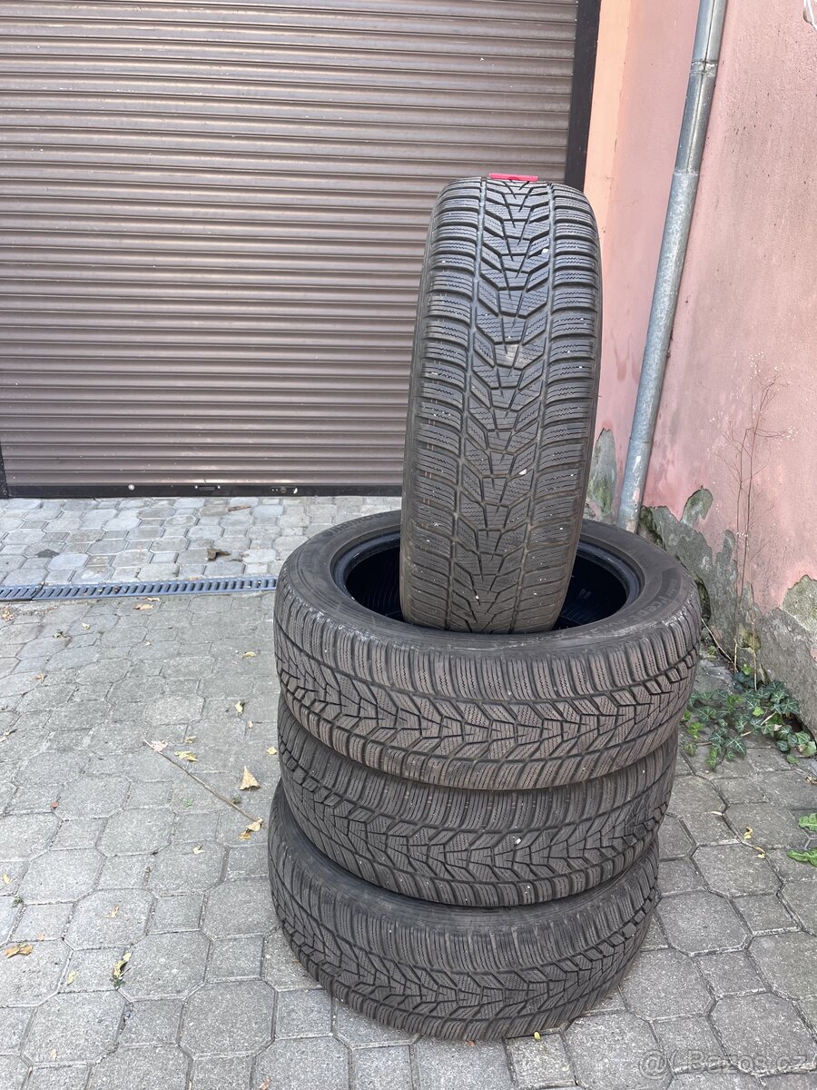 SADA zimnich pneu HANKOOK 215/55/R18