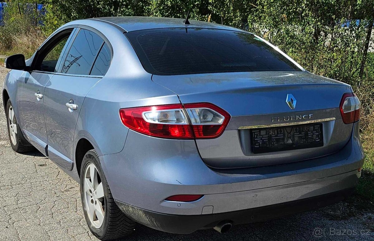 Rozprodám Renault Fluence 1.6 benzín 81kw 2010